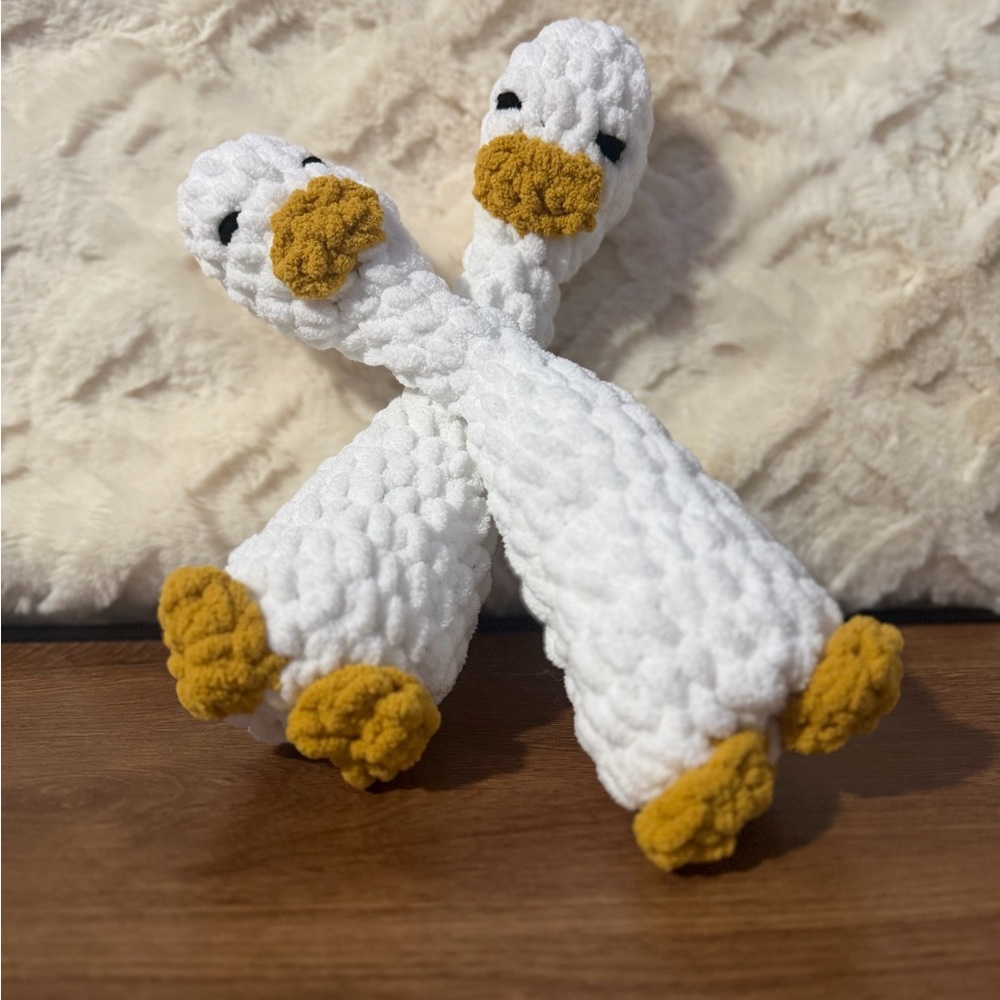 Crochet plush goose